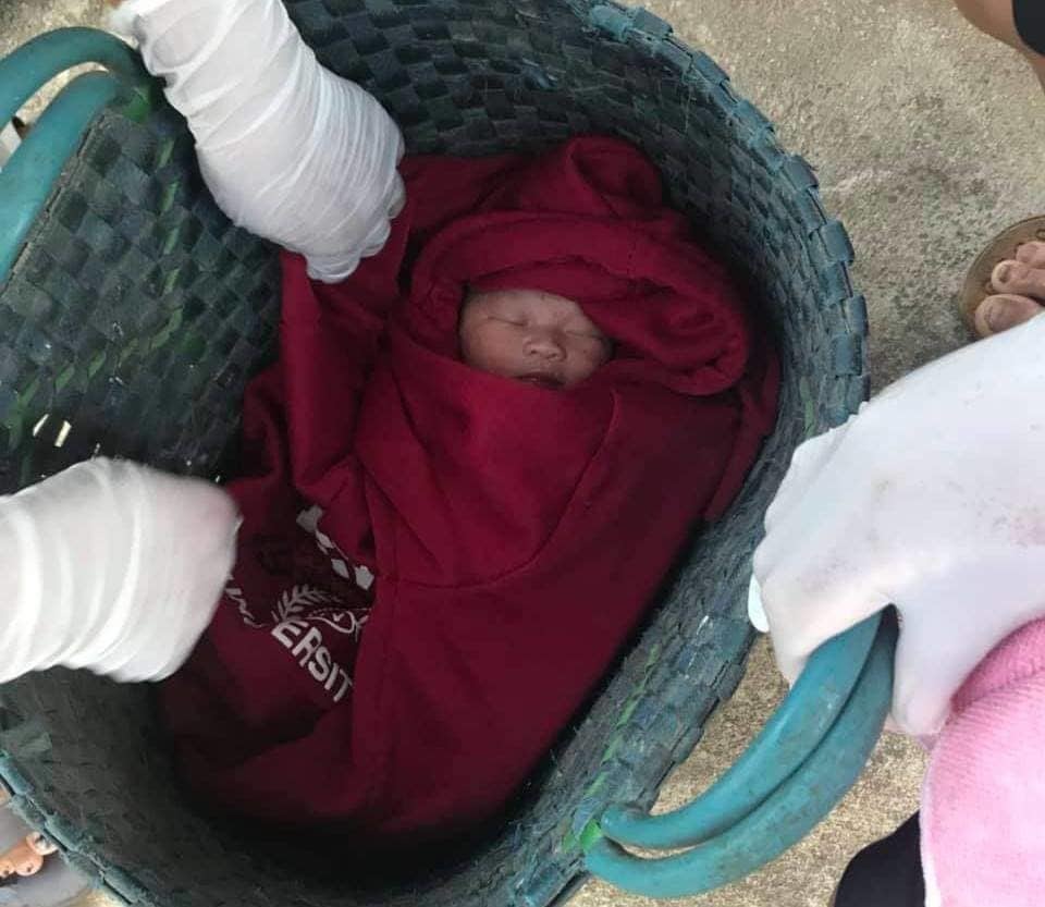 THỦ TỤC NHẬN CON NUÔI TRONG TRƯỜNG HỢP CHÁU BÉ SƠ SINH BỊ BỎ RƠI